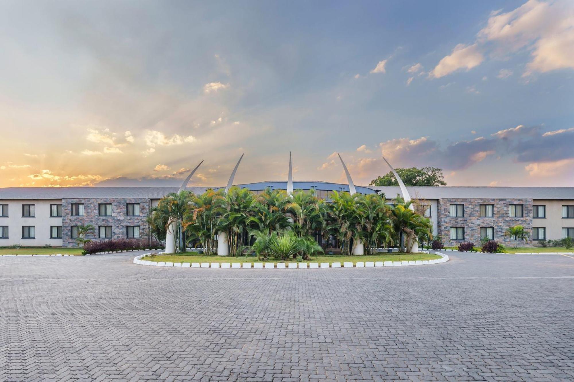Protea Hotel By Marriott Ндола Екстер'єр фото